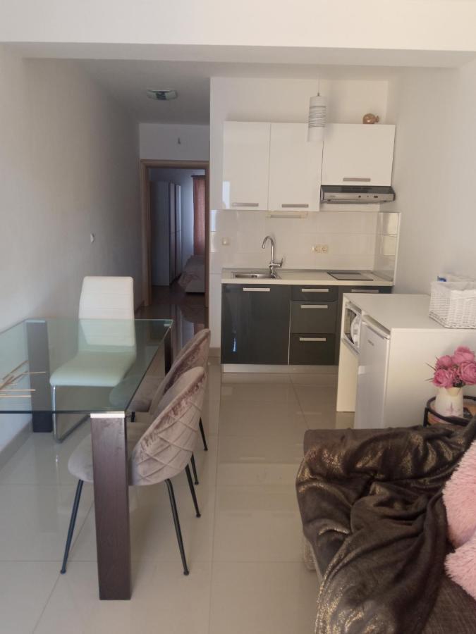 וודיצה Apartments Tomic מראה חיצוני תמונה