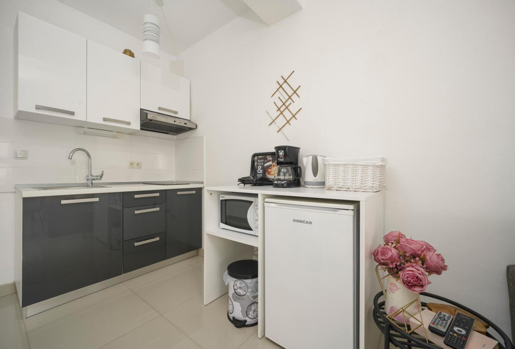 וודיצה Apartments Tomic מראה חיצוני תמונה